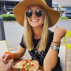 Meet your Posher, Haley